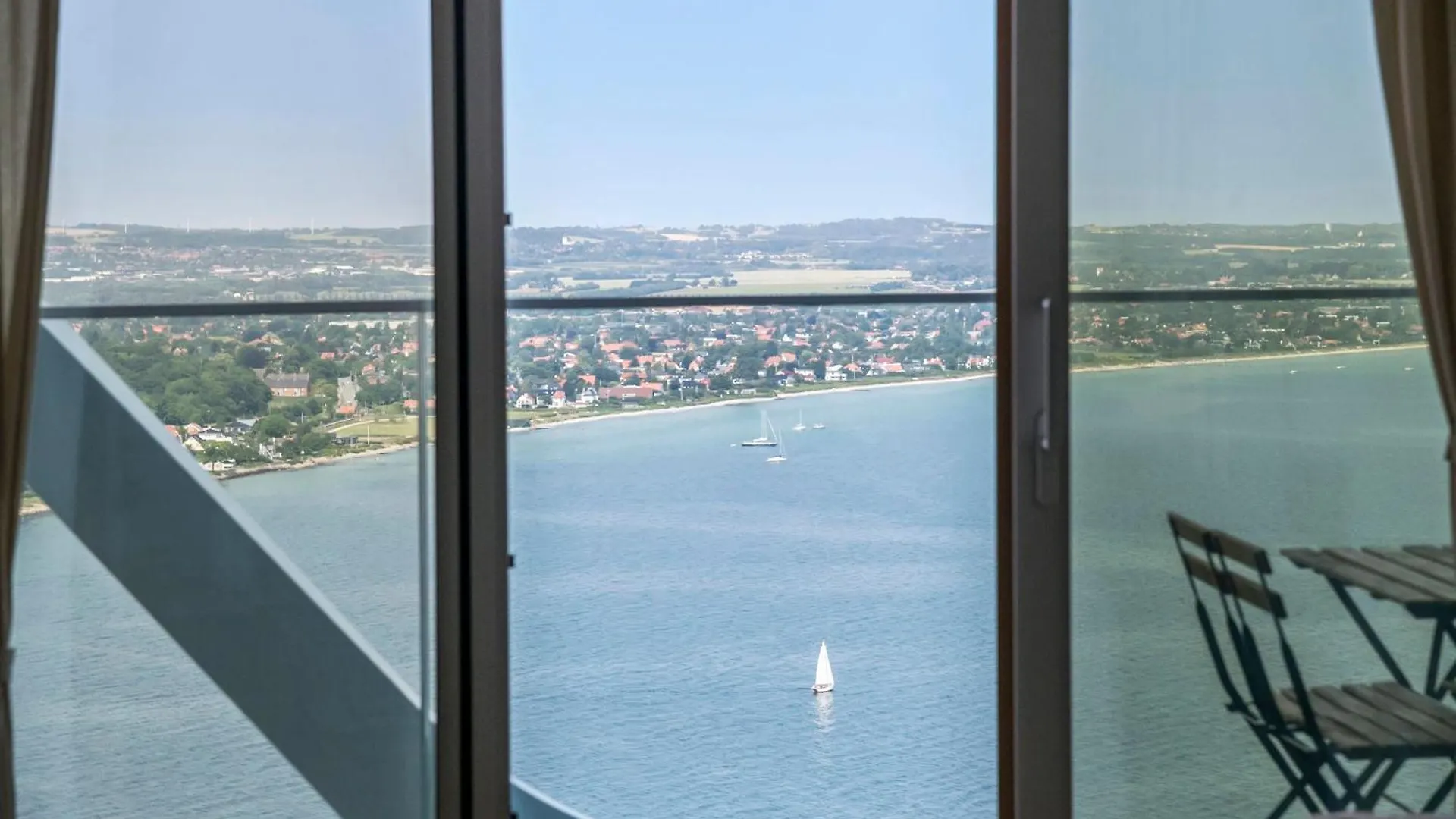 Penthouse Suite On 35Th Floor Århus